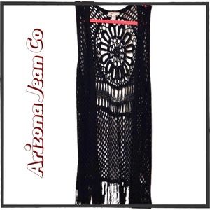 ARIZONA JEAN CO Long Black Open Weave Cotton Crochet Fringe Vest